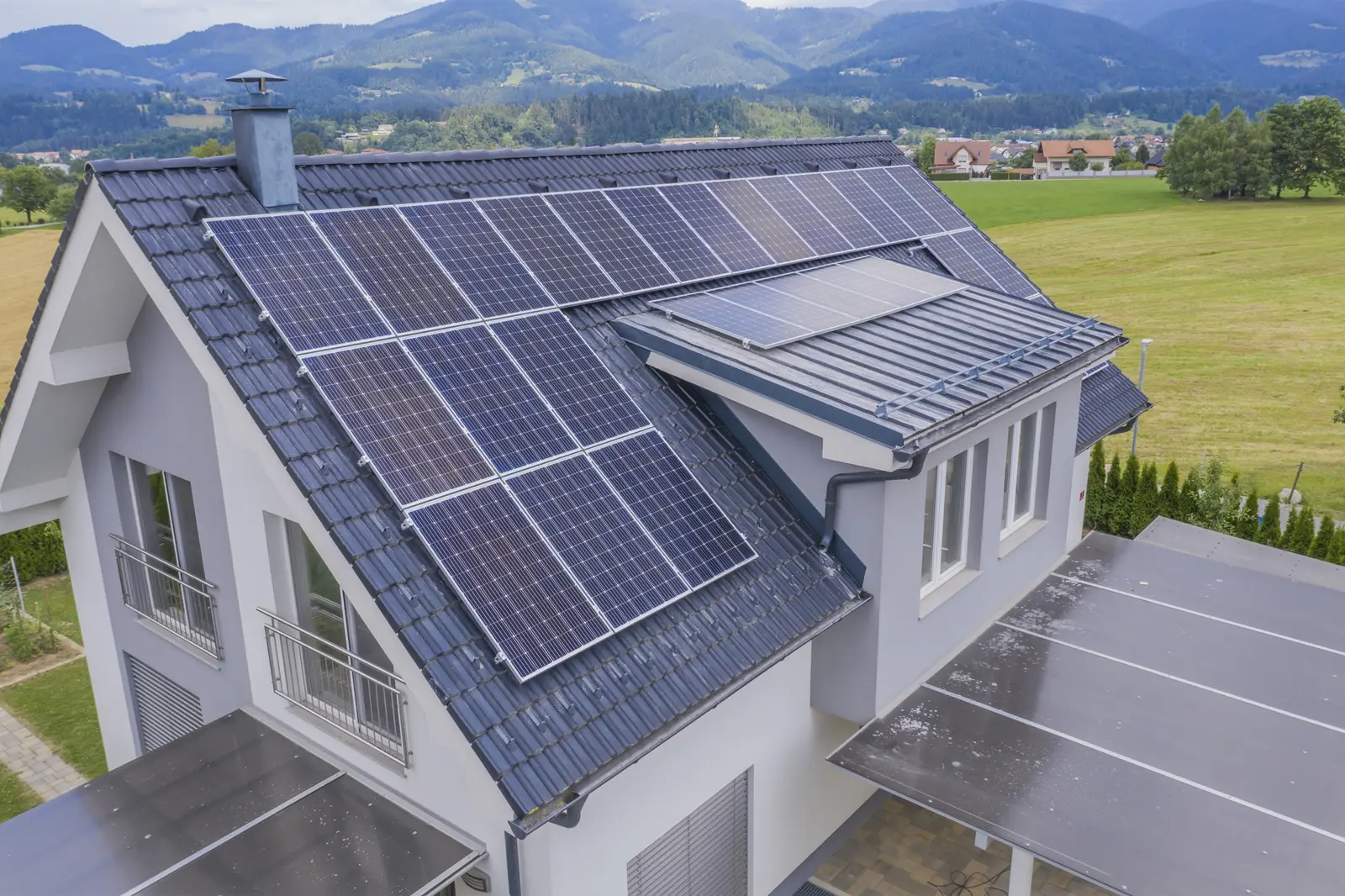 Commercial solar and microgrid project in Pakistan