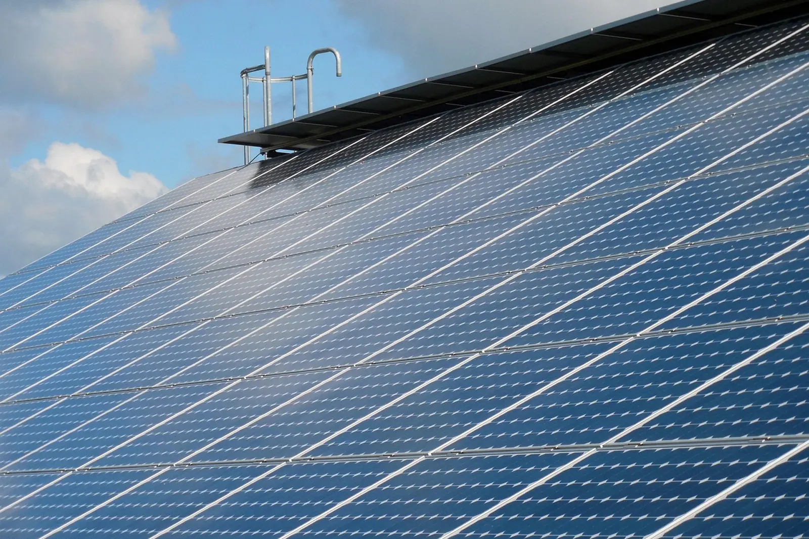 Commercial solar and microgrid project in Pakistan